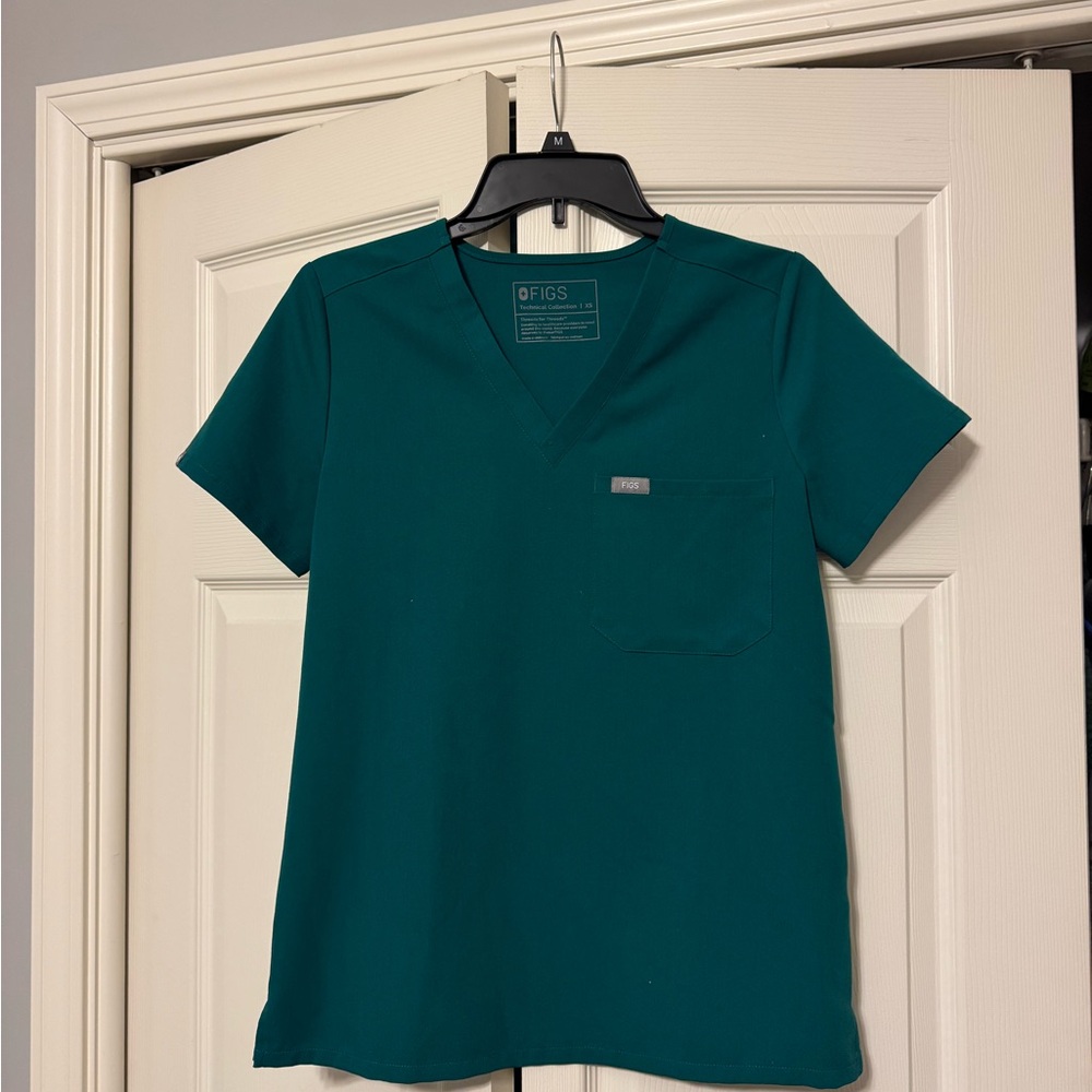 Green Women’s Figs Scrub Top